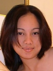 Shaved and cute Filipina babe Jenny nude at our hotel